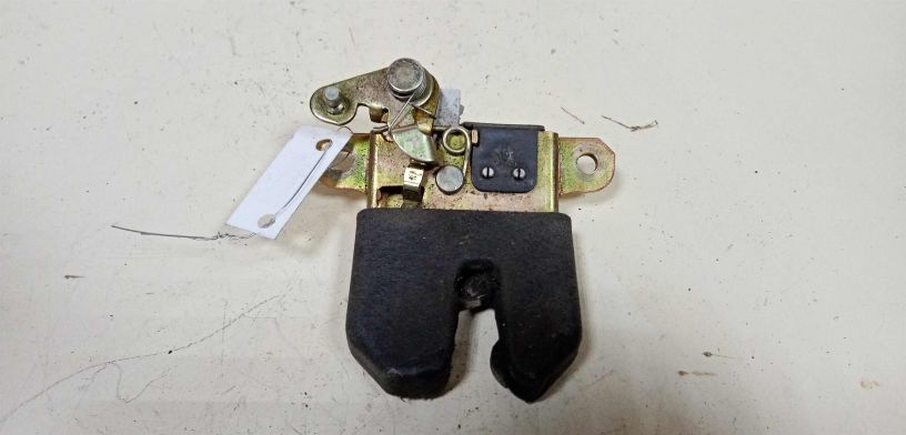 zamok-bagaznika-volkswagen-bora-art-27735-big-0