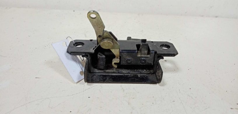 zamok-bagaznika-volkswagen-golf-4-art-27736-big-1