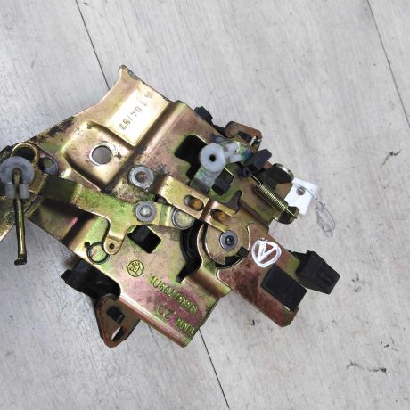 zamok-bagaznika-skoda-octavia-tour-xetcbek-art-27954-big-2