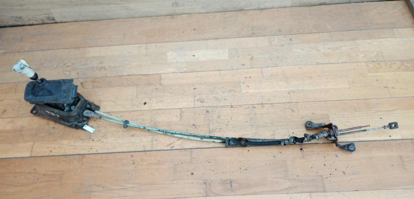 kulisa-perekliuceniia-peredac-volkswagen-passat-b3-defek-trosa-art-28040-big-0