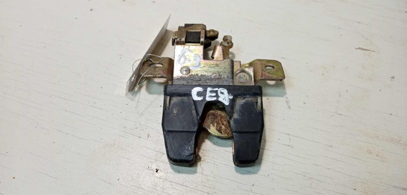 zamok-bagaznika-volkswagen-passat-b3-sedan-art-28425-big-0