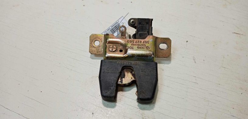zamok-bagaznika-volkswagen-passat-b3-sedan-art-28699-big-0