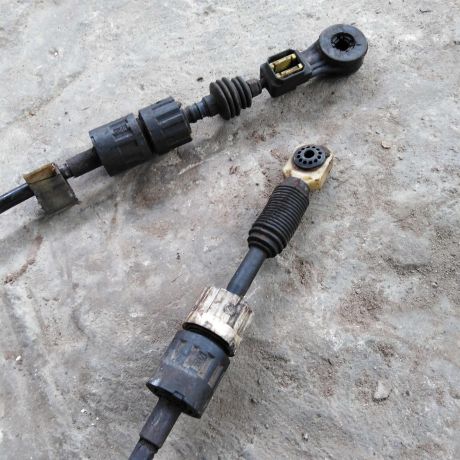 kulisa-ford-focus-1-rest-perekliucenie-peredac-art-29557-big-1