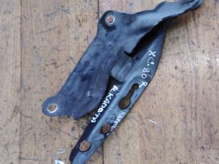 petlia-kapota-pravaia-volvo-xc90-art-30158