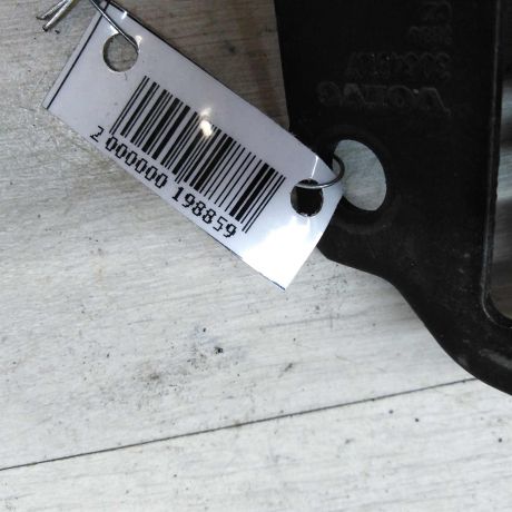 zamok-zadnei-pravoi-kryski-bagaznika-borta-volvo-xc90-art-30325-big-2