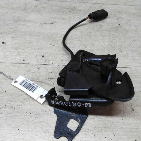 zamok-kapota-skoda-octavia-tour-art-31230-big-0