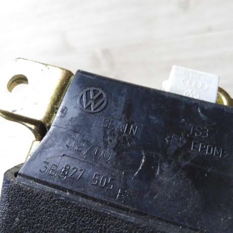 zamok-bagaznika-volkswagen-passat-b5-sedan-art-31251-big-1