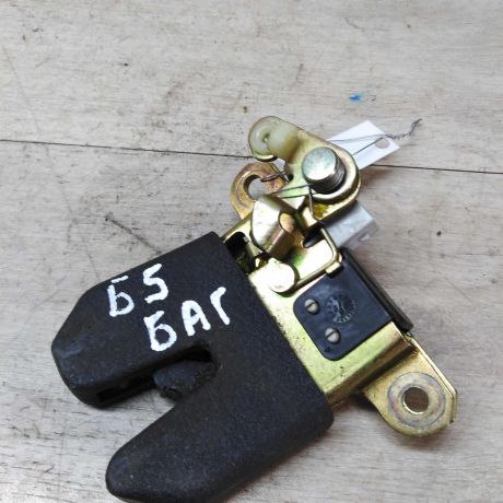 zamok-bagaznika-volkswagen-passat-b5-sedan-art-31251-big-0