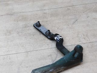 petlia-kapota-levaia-audi-a8-d2-art-31947