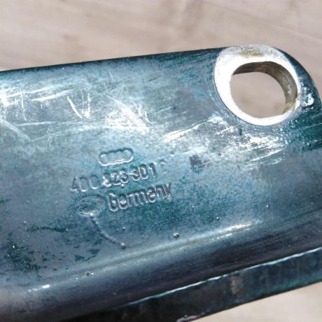 petlia-kapota-levaia-audi-a8-d2-art-31947-big-1