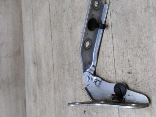 petlia-kapota-levaia-volkswagen-polo-4-art-32630