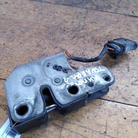 zamok-kapota-volkswagen-touareg-rest-art-32758-big-0