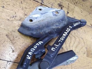 petlia-kapota-levaia-volkswagen-touareg-art-32899