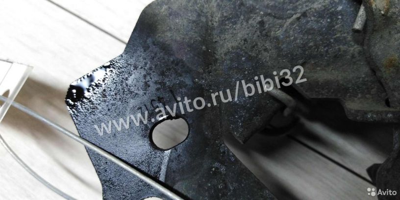 zamok-kapota-ford-focus-3-art-32984-big-2