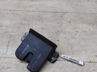 zamok-kryski-bagaznika-volkswagen-touareg-rest-art-33056