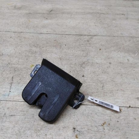 zamok-kryski-bagaznika-volkswagen-touareg-rest-art-33056-big-0