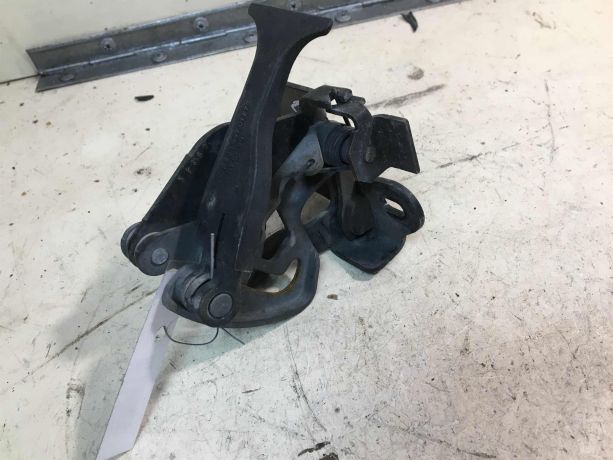 zamok-kapota-mercedes-w203-do-rest-art-33659-big-1