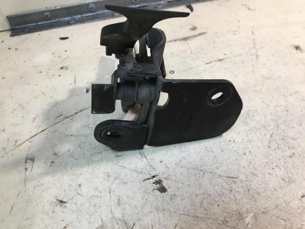 zamok-kapota-mercedes-w203-do-rest-art-33659-big-2