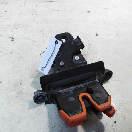 zamok-bagaznika-skoda-octavia-tour-xetcbek-art-34379-big-0