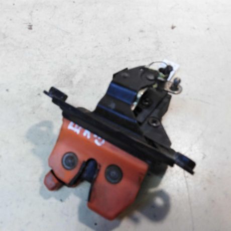 zamok-bagaznika-skoda-octavia-tour-xetcbek-art-34379-big-1