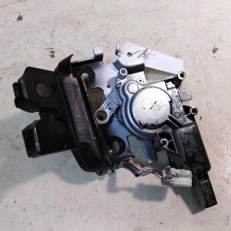 zamok-bagaznika-mazda-3-bk-sedan-mkpp-16i-art-34962-big-1