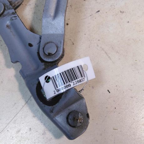 petlia-kryski-bagaznika-levaia-mazda-3-art-35022-big-1