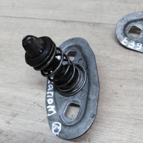 fiksator-kapota-zamok-bmw-e39-art-35269-big-1