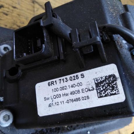 selektor-akpp-kulisa-volkswagen-polo-sedan-16-cfna-art-35352-big-3