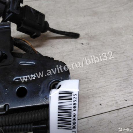 zamok-kapota-volkswagen-transporter-t5-art-35753-big-1