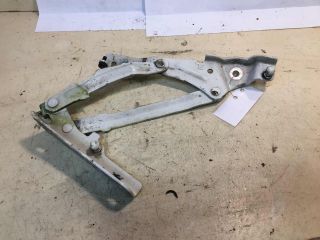 petlia-kryski-bagaznika-levaia-mazda-3-art-36083