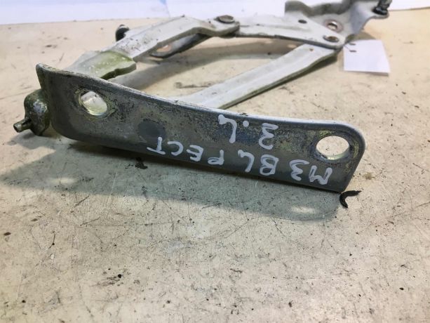 petlia-kryski-bagaznika-levaia-mazda-3-art-36083-big-1