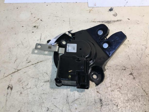 zamok-bagaznika-mazda-3-bl-rest-sedan-art-36084-big-0