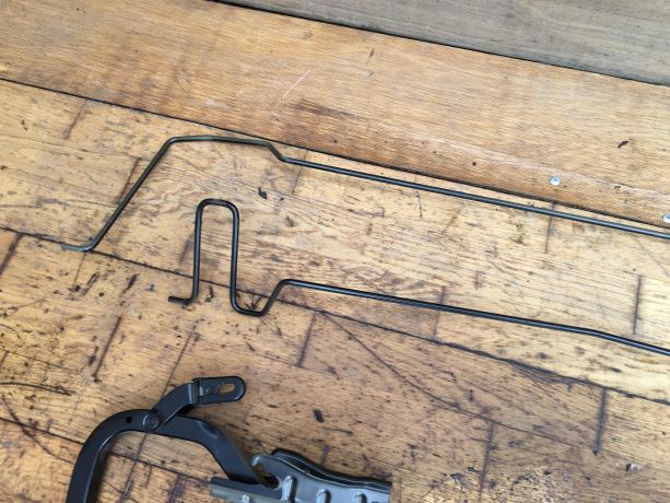 petlia-kryski-bagaznika-toyota-camry-v50-art-36753-big-0