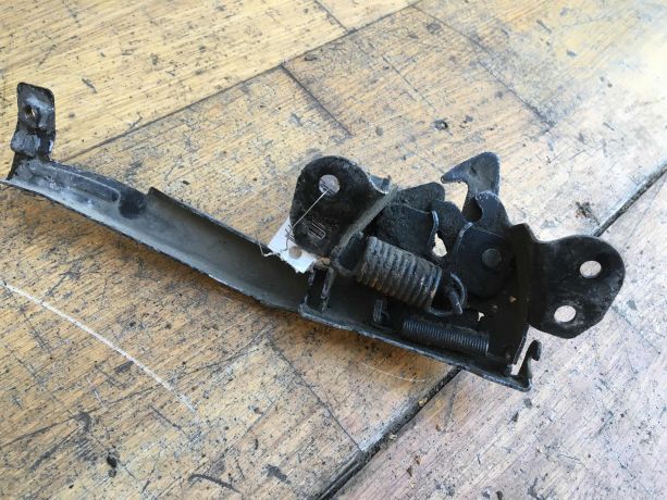 zamok-kapota-hyundai-elantra-3-xd-2-rest-art-37212-big-1