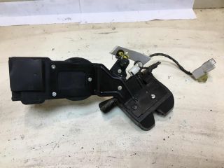 zamok-bagaznika-hyundai-elantra-3-xd-2-rest-art-37520