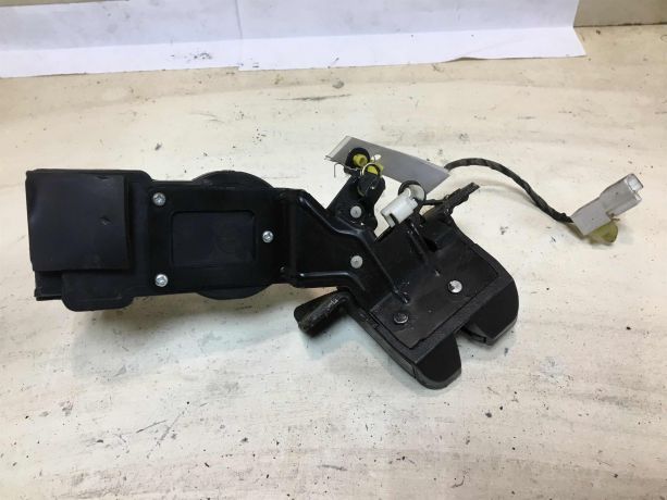 zamok-bagaznika-hyundai-elantra-3-xd-2-rest-art-37520-big-0