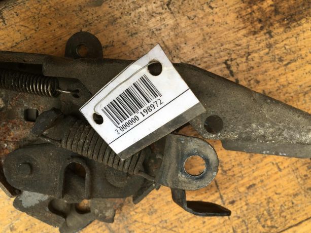 zamok-kapota-toyota-corolla-ix-e120-e130-rest-xetcbek-art-37550-big-2