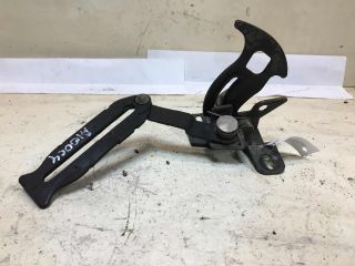 zamok-kapota-audi-100-c4-art-37871