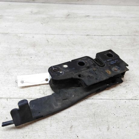 zamok-kapota-volkswagen-golf-5-art-38274-big-2