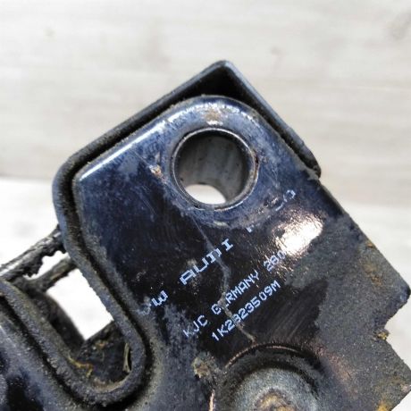 zamok-kapota-volkswagen-golf-5-art-38274-big-1