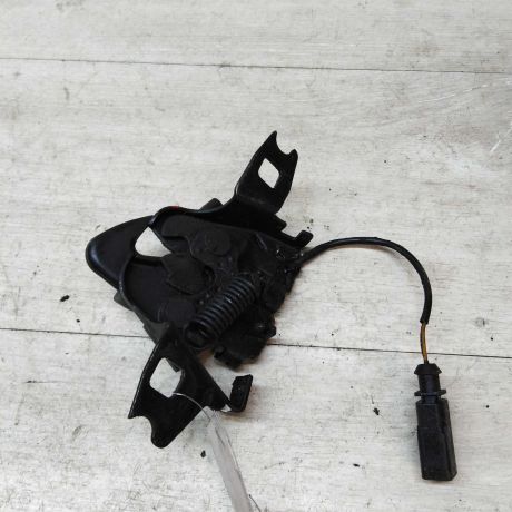 zamok-kapota-skoda-octavia-tour-art-38276-big-0