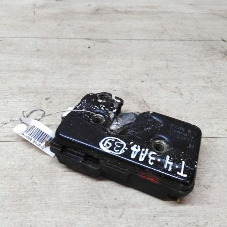 zamok-kryski-bagaznika-volkswagen-transporter-t4-art-39112-big-0