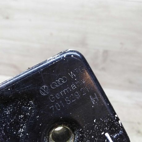 zamok-kryski-bagaznika-volkswagen-transporter-t4-art-39112-big-1