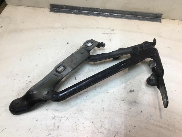 petlia-kryski-bagaznika-levaia-ford-mondeo-4-art-39328-big-2