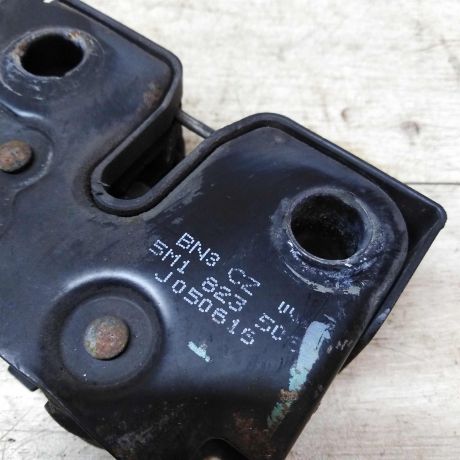 zamok-kapota-volkswagen-golf-plus-05gv-art-40806-big-1