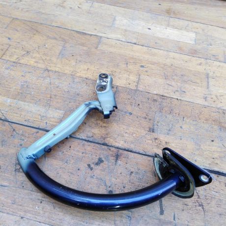 petlia-kryski-bagaznika-levaia-volkswagen-passat-b7-art-41362-big-1