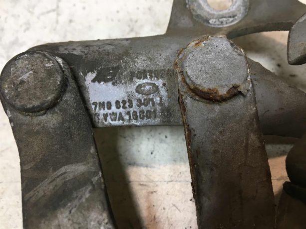 petlia-kapota-levaia-volkswagen-sharan-do-rest-art-41483-big-1