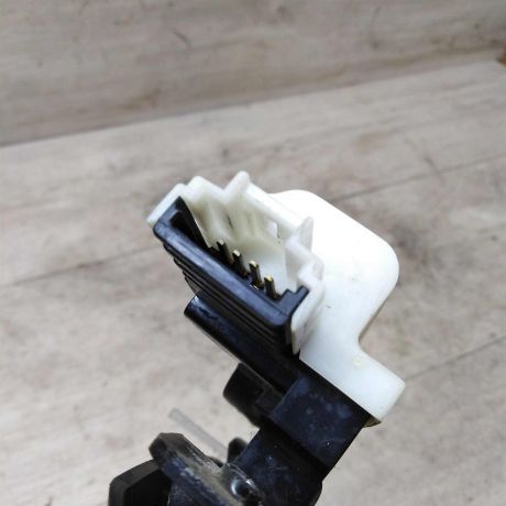 zamok-bagaznika-nissan-primera-p12-universal-art-41771-big-1