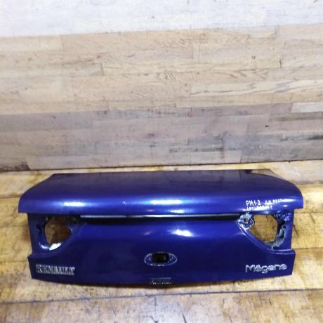 kryska-bagaznika-sedan-renault-megane-1-defekt-art-43313-big-0