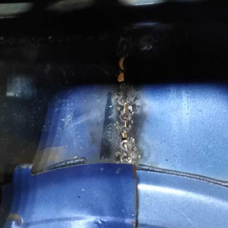 kryska-bagaznika-sedan-renault-megane-1-defekt-art-43313-big-4